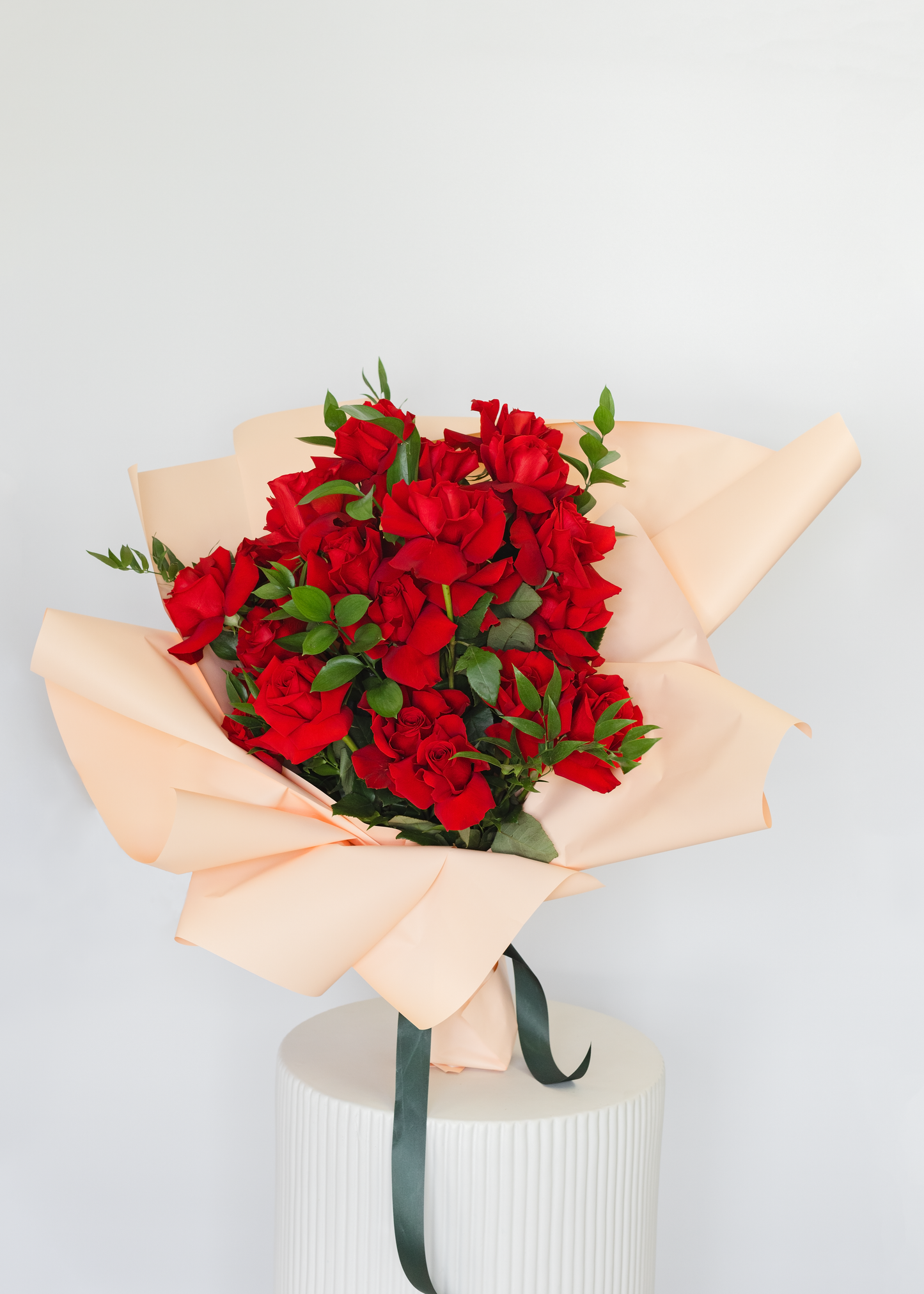 Roses En Masse in Red